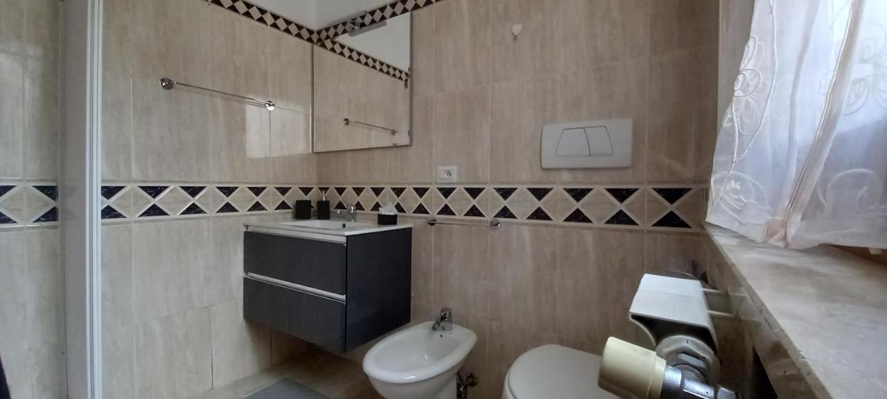 Alloggio Turistico A Via Modugno Vitinia 외부 사진