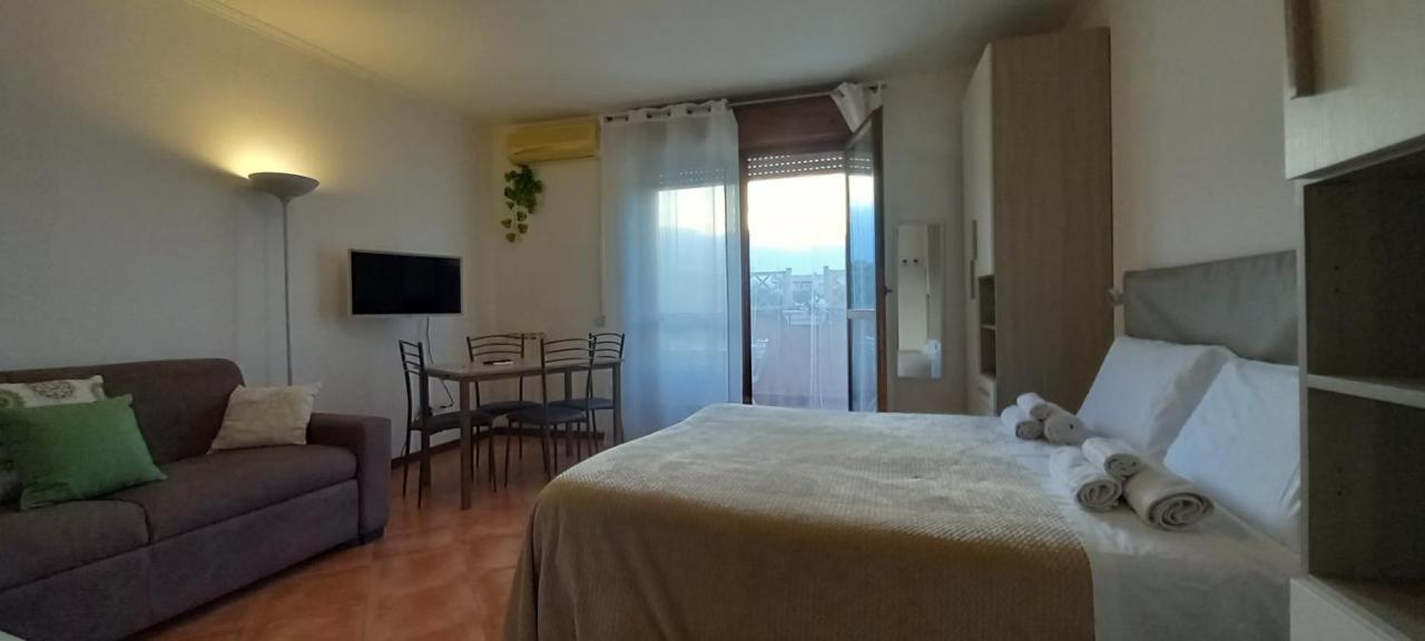 Alloggio Turistico A Via Modugno Vitinia 외부 사진